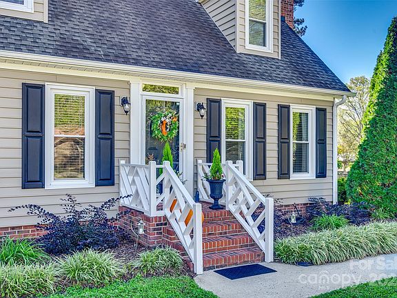 3rd image of 251 Ghent Ct #67