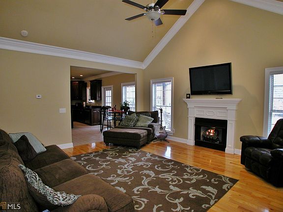 3rd image of 278 Lakewood Cove Dr