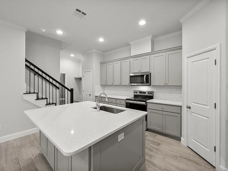 2355 Spring Park Blvd — Photo 16