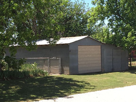 25'x28' Shop w/electricity