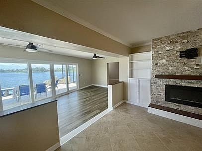 5th image of 1440 73rd Cir NE