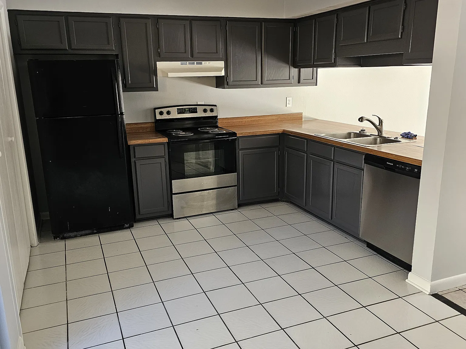 2 bed, 1.5 bath, 1080 sqft, $1,400 — Photo 3