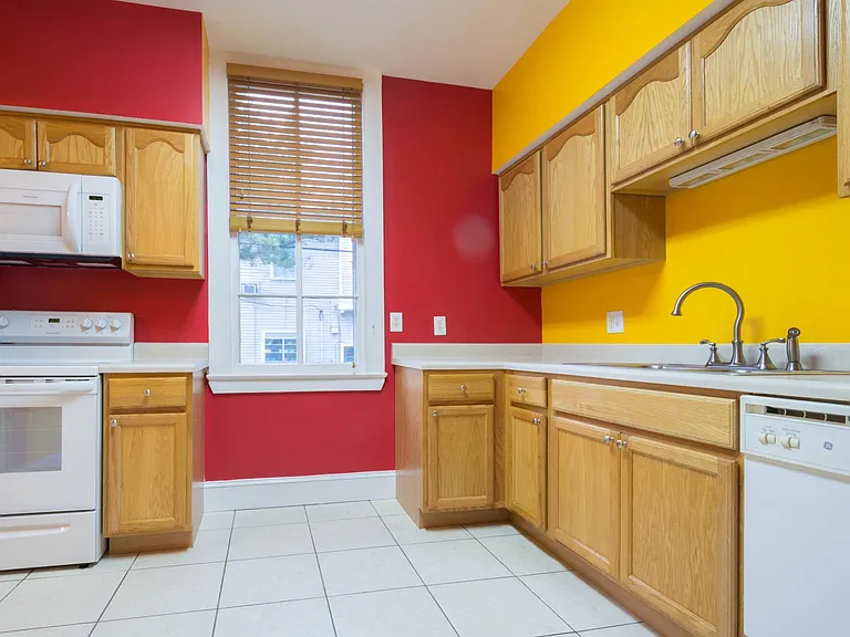 136 S Olympia St #5 — Photo 4