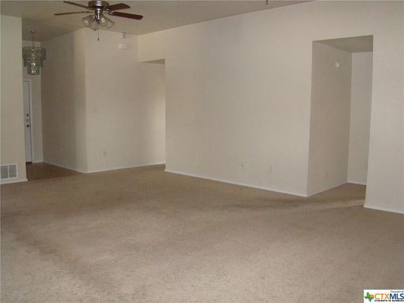 4th image of 1211 Copper Creek Dr