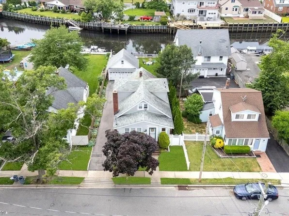 2646 W End Avenue, Baldwin, NY 11510