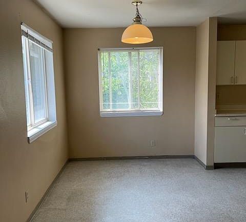 5th image of 200 NW Brandon Dr APT 3