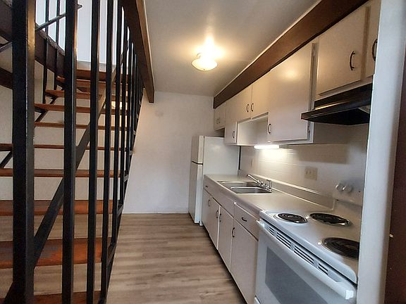 3rd image of 185 Buckingham St APT D