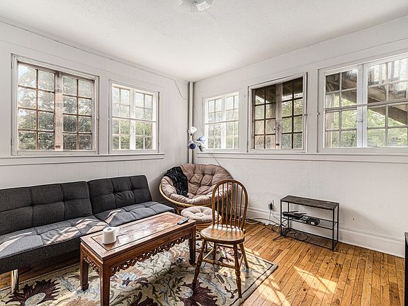 3rd image of 1015 Packard St APT 3