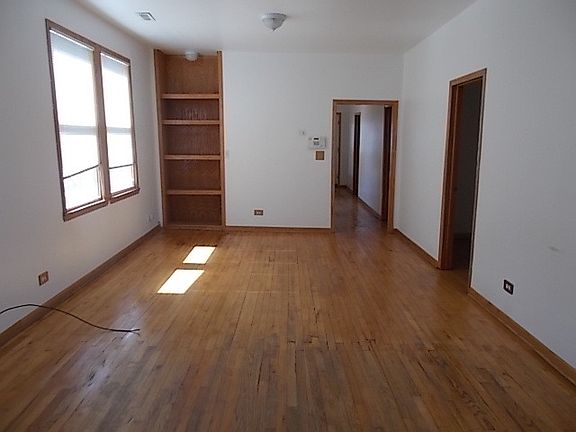 2nd image of 2606 N Moody Ave