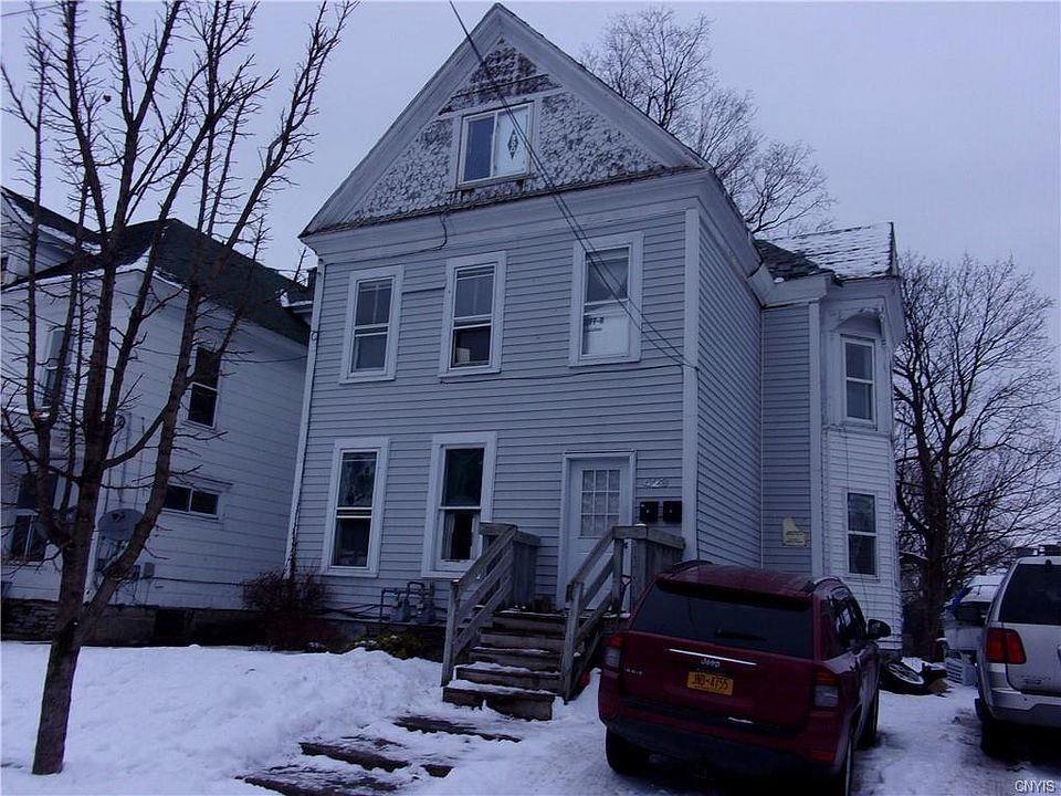 2nd image of 423 Clay St