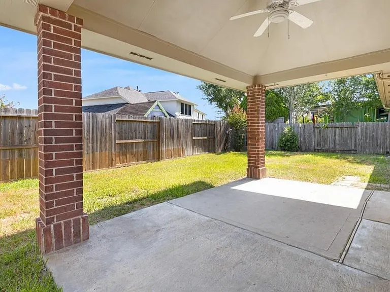 21812 Whispering Forest Dr — Photo 20