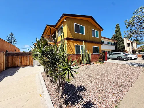 4348 4352 1/2 McClintock St Photo 1