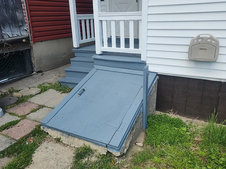 144 N Mill St — Photo 4