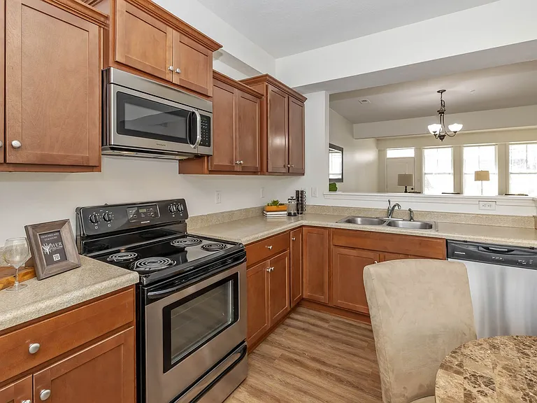 542 W Main St — Photo 9