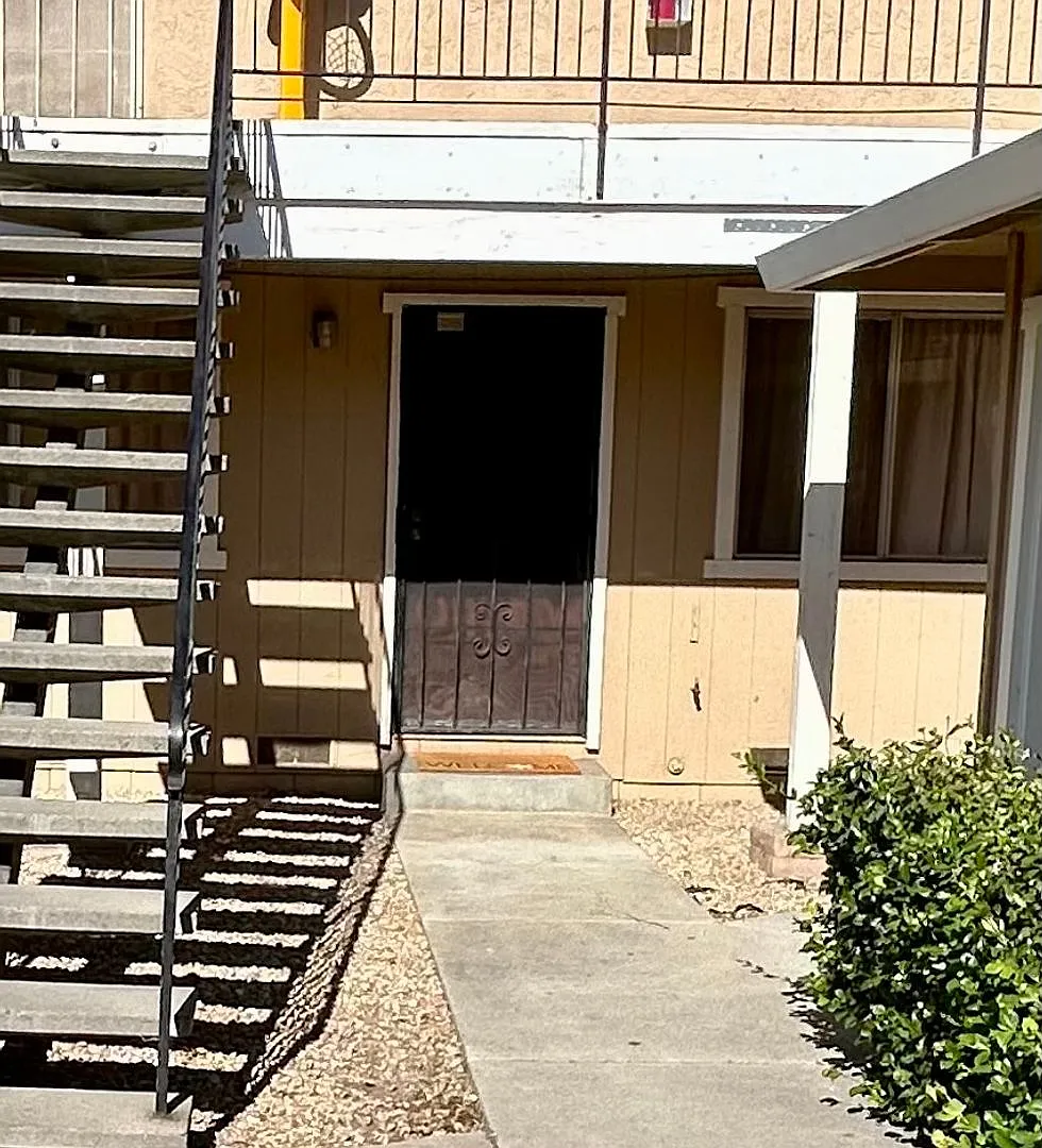 Building Photo - 1490 Gabilan Dr #2
