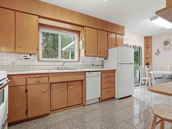 4th image of 11626 248th St