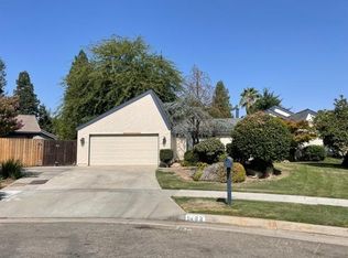 8483 N Calaveras St, Fresno, CA 93711