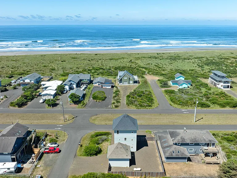 1140 Ocean Shores Blvd SW — Photo 37