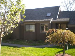 478 Iroquois Ln, Stratford, CT 06614