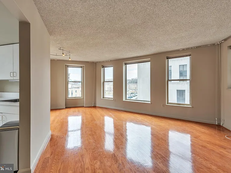 601 Pennsylvania Ave NW #805 — Photo 7