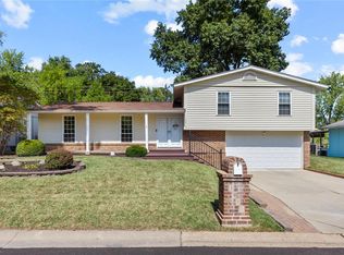 3015 Willow Wood Dr, Saint Charles, MO 63303