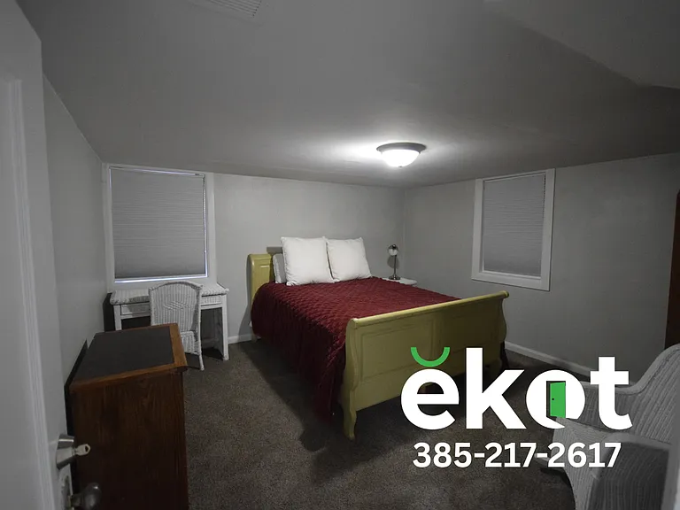 382 N Wall St — Photo 12