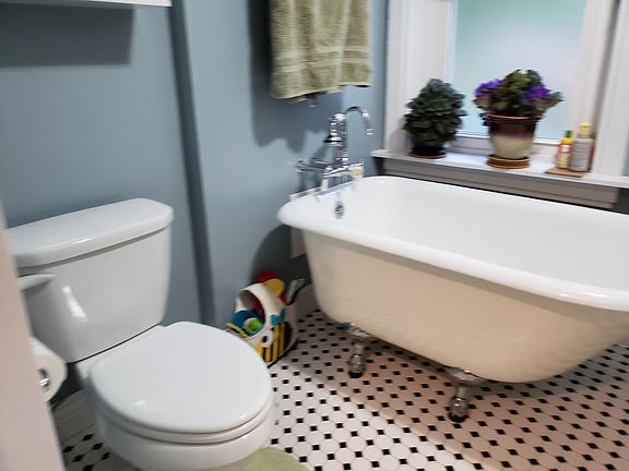 5th image of 338 Washington Ave