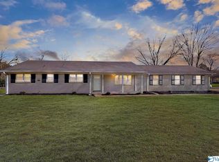 8305 Bailey Cove Rd SE, Huntsville, AL 35802