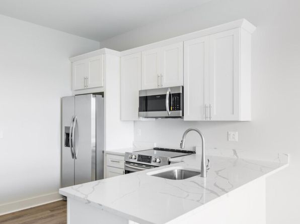 8 Hewitt St UNIT 203, Providence, RI 02909