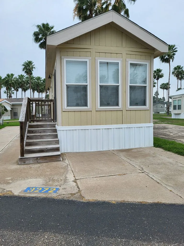 1 bed, 1.0 bath, 385 sqft, $1,300 — Photo 3
