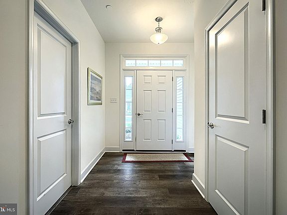 4th image of 626 Basswood Ln #116