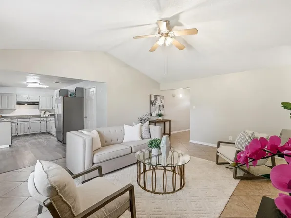 2304 Greenwood Cir, Carrollton, TX 75006