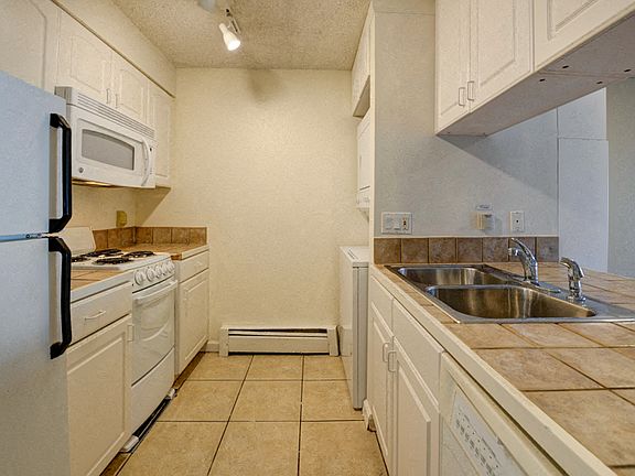 4th image of 1200 College Ave APT 220