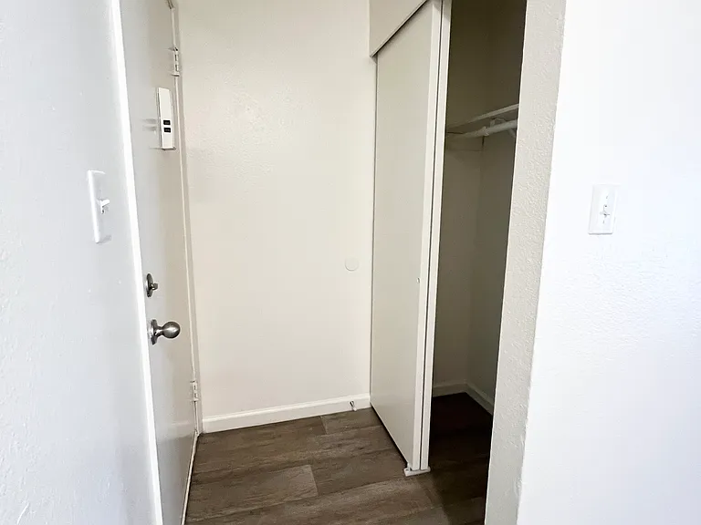 Sunset Ridge Apartments — Photo 7