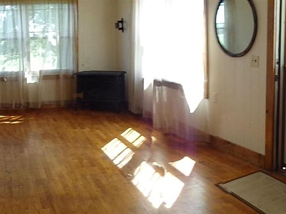 3rd image of 1217 S Mayfield Rd