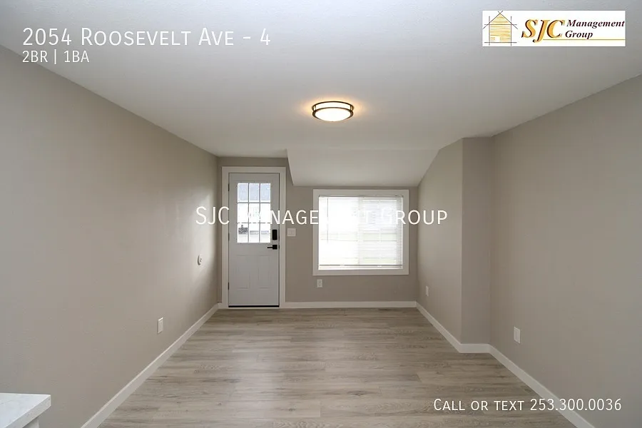 Building Photo - 2054 Roosevelt Ave #4