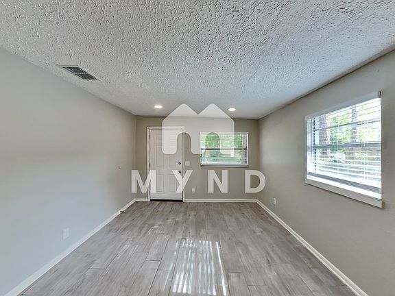 4th image of 3328 Gilmore St