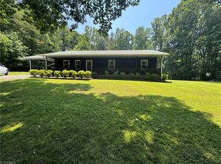 1115 Oak View Dr, Tobaccoville, NC 27050