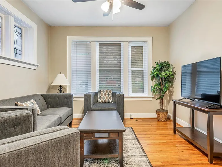 4933 Odell St #1W — Photo 5