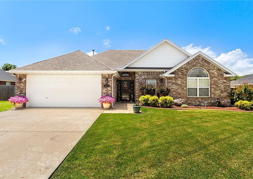 1st image of 2179 Meadowbrook Dr