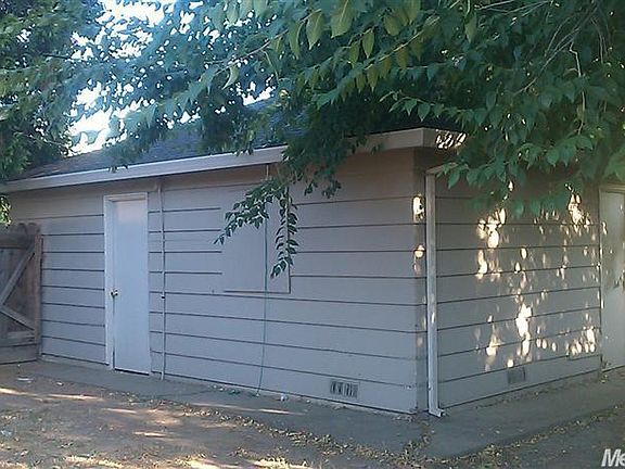 4th image of 6600 Woodbine Ave