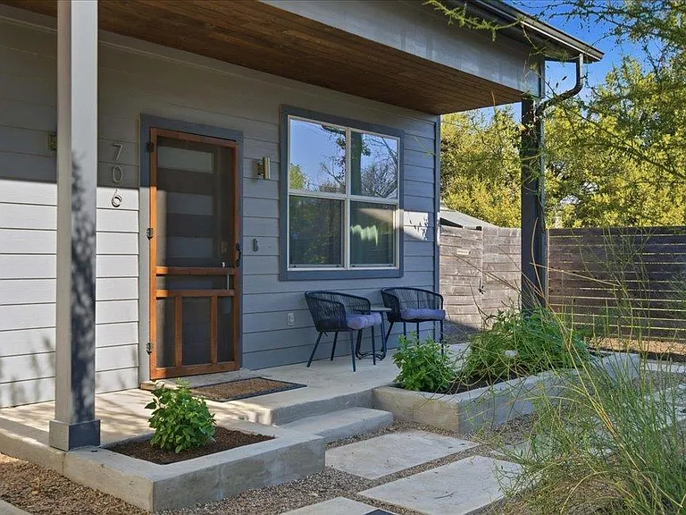 706 Short Kemp St #2 — Photo 2