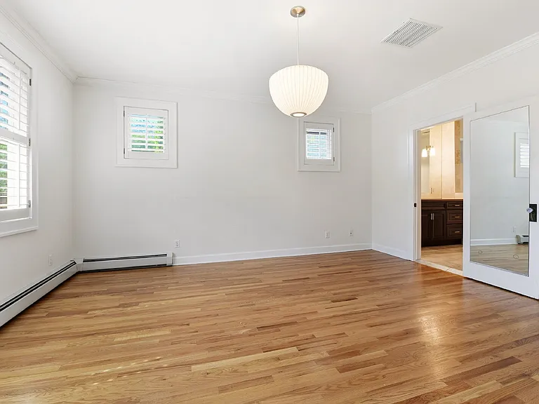 975 S Vine St — Photo 20