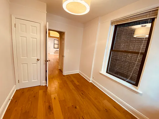 Rented by Metropolis Real Estate of Manhattan | media 33