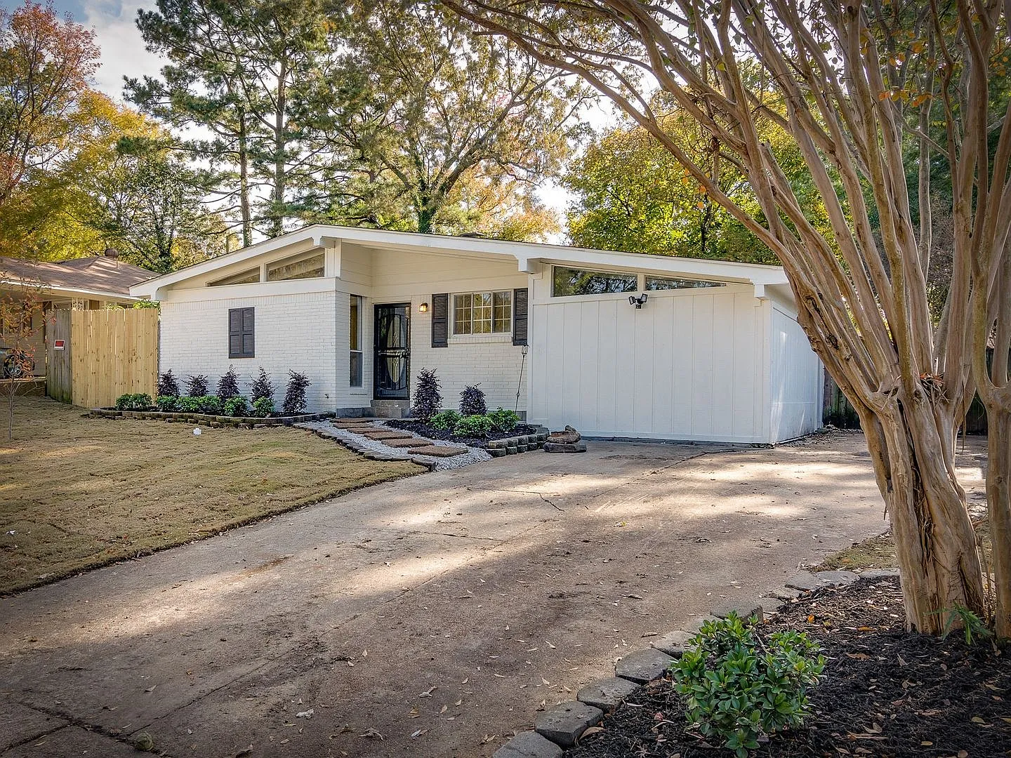 Beautifully Renovated 3BR/2B Home in Great Location!! — Photo 2