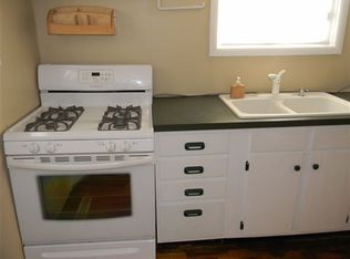 1104 McCormick Dr, Fenton, MI 48430