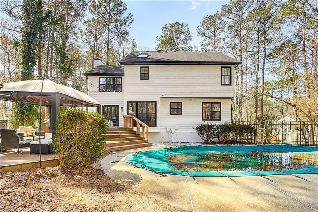 4 bed, 2.5 bath, 3544 sqft, $3,500 — Photo 2