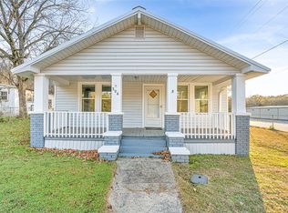 306 E Savannah St, Calhoun Falls, SC 29628