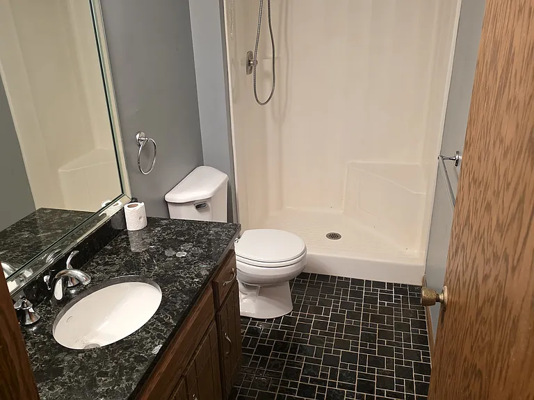 4110 Juneau Ln N — Photo 32