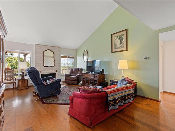 5th image of 1040 La Casa Dr